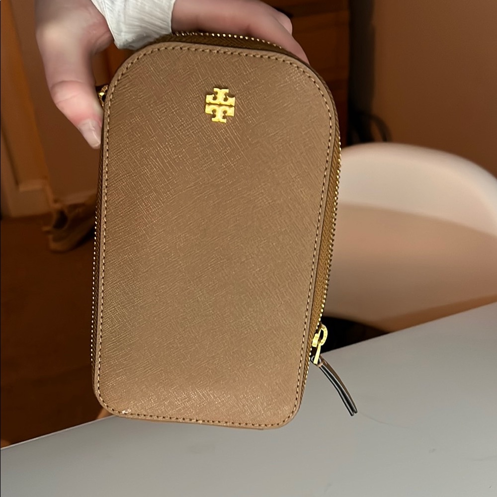 Tory Burch brown crossbody bag perfect for phones!!